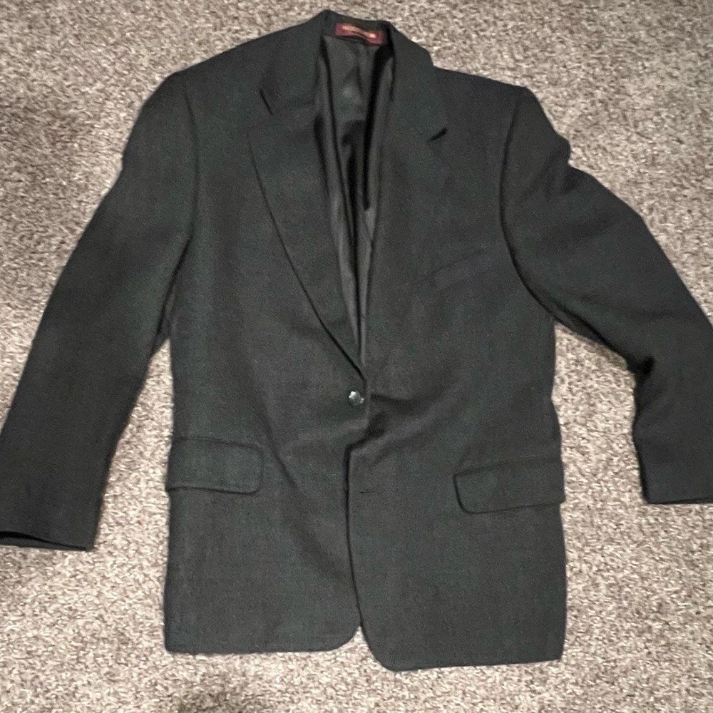 Nordstrom. 100% camel hair loro piana charcoal two button single vent 44r